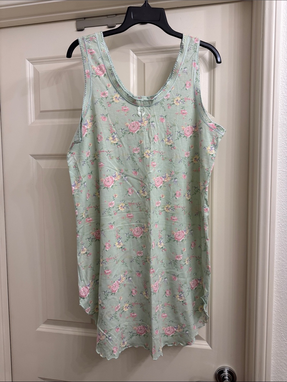 Amanda Stewart Pale Green Floral Tank Nightgown size medium